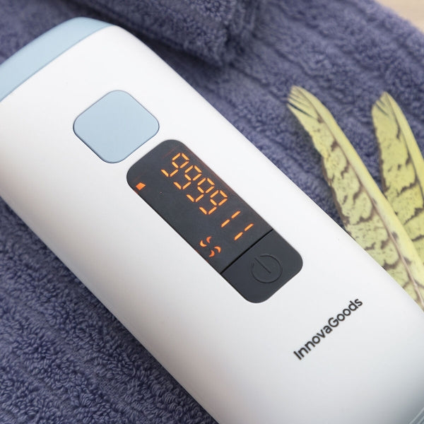 Digital thermometer with LED display for the Ipylator Pulsed Light in use.